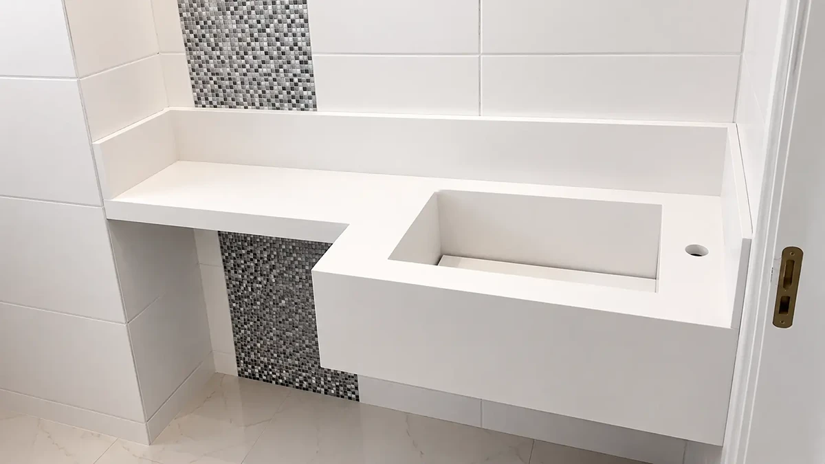 Banheiro Social em Mármore Branco — Amazonita Mármores